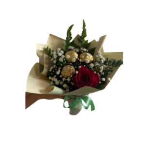 Arranjo Floral com 1 Rosa Gipsofila e Chocolate